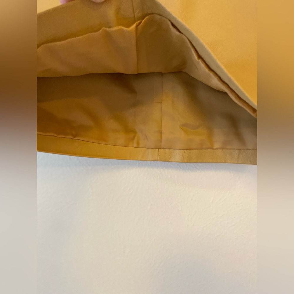 100% Leather Newport News Nude Colored Skirt - Picture 6 of 9